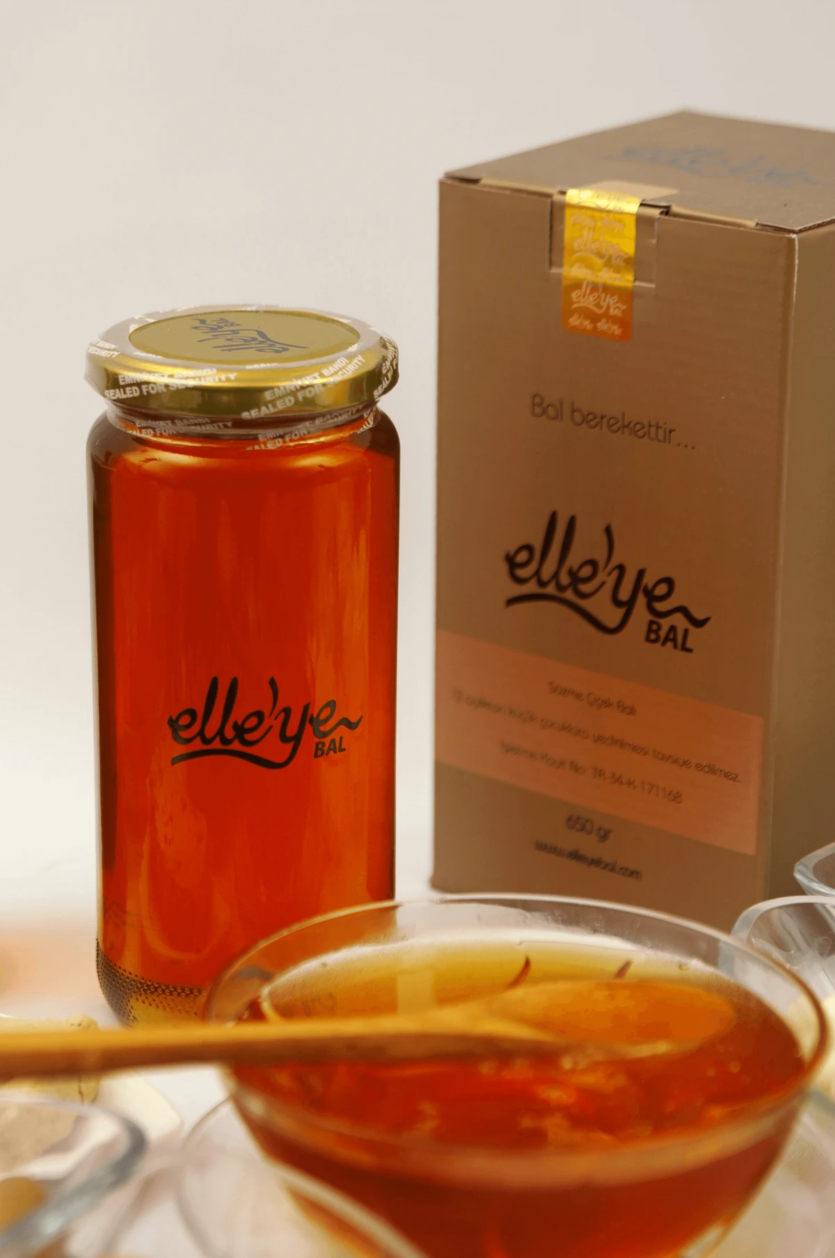 elle’ye Doğal Bal Karakovan Süzme Bal 1 Kg + 1 Kg